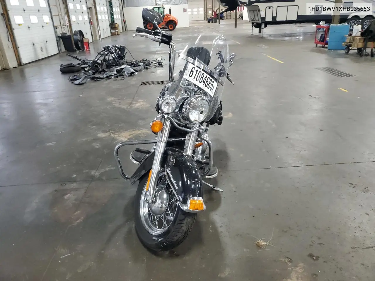 2017 Harley-Davidson Flstc Heritage Softail Classic VIN: 1HD1BWV1XHB035663 Lot: 61084685