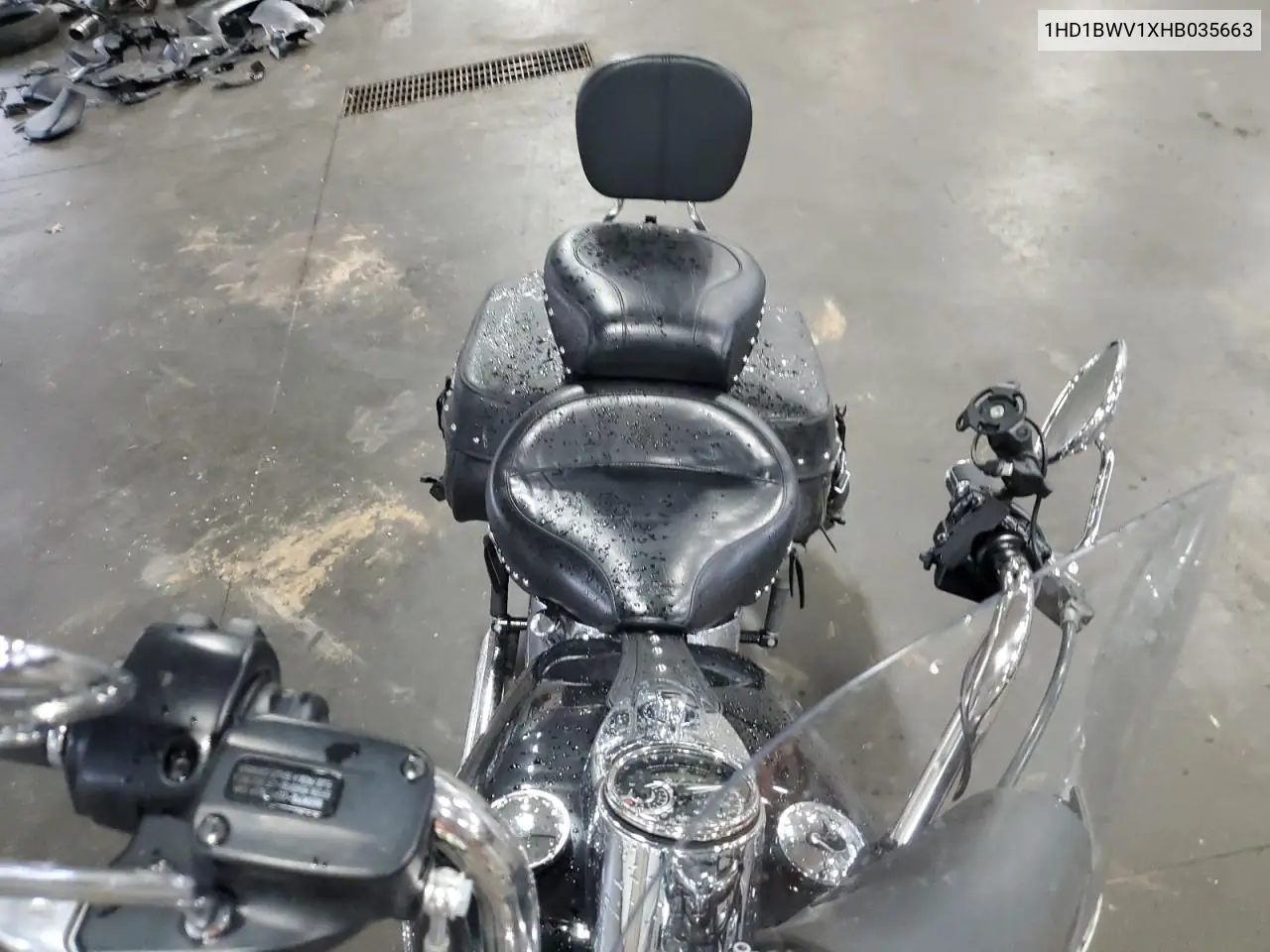 2017 Harley-Davidson Flstc Heritage Softail Classic VIN: 1HD1BWV1XHB035663 Lot: 61084685