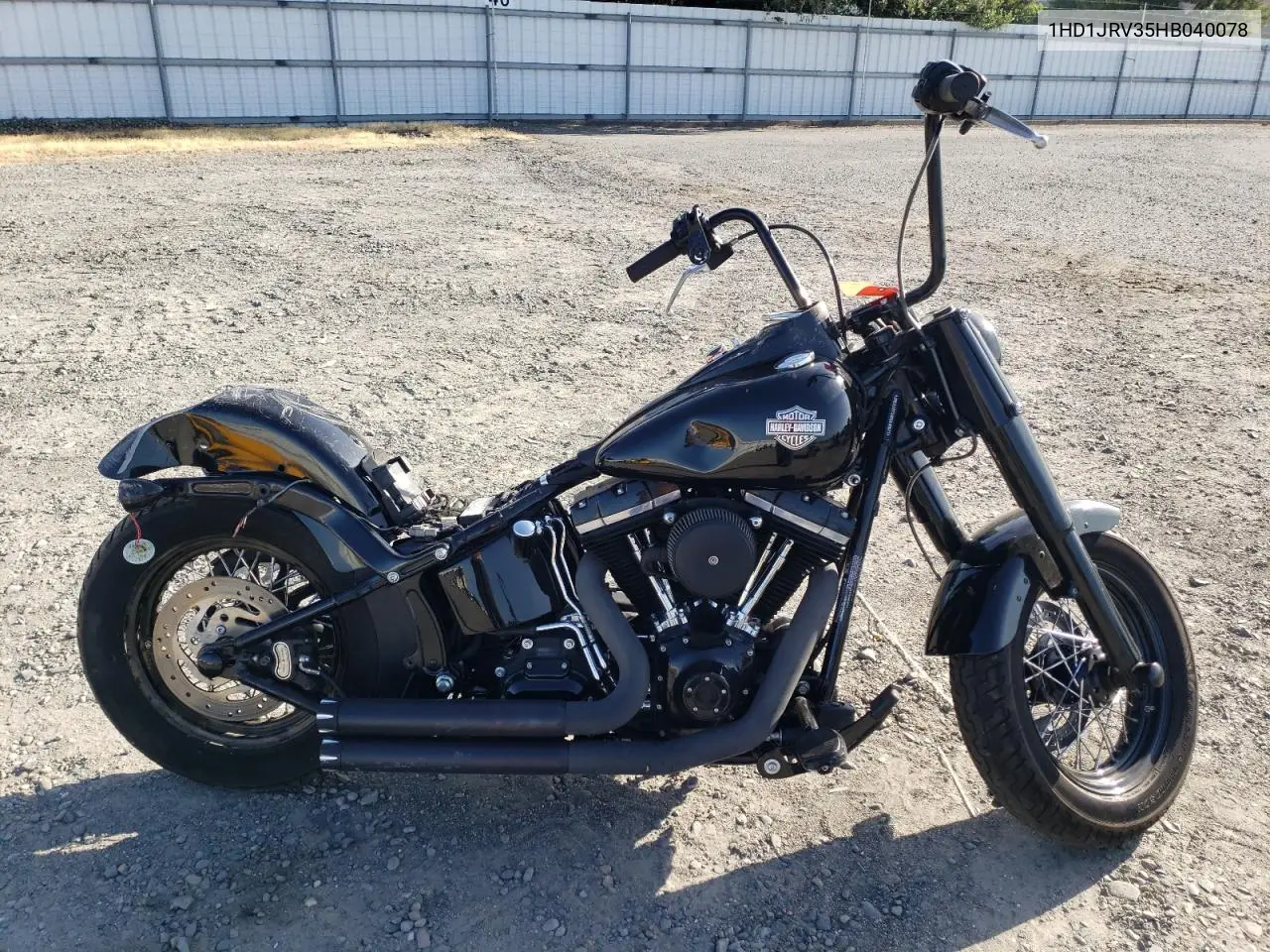 2017 Harley-Davidson Fls Softail Slim VIN: 1HD1JRV35HB040078 Lot: 61732765