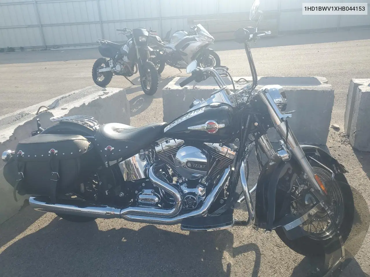 2017 Harley-Davidson Flstc Heritage Softail Classic VIN: 1HD1BWV1XHB044153 Lot: 62664315