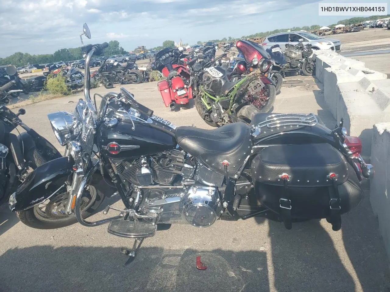 2017 Harley-Davidson Flstc Heritage Softail Classic VIN: 1HD1BWV1XHB044153 Lot: 62664315