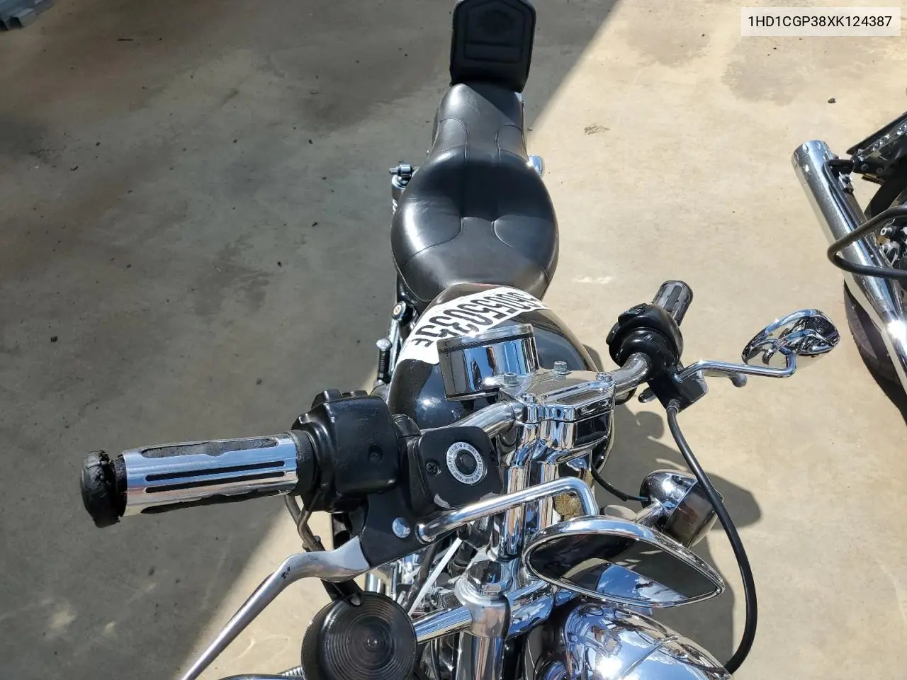 1999 Harley-Davidson Xl1200 C VIN: 1HD1CGP38XK124387 Lot: 56055035