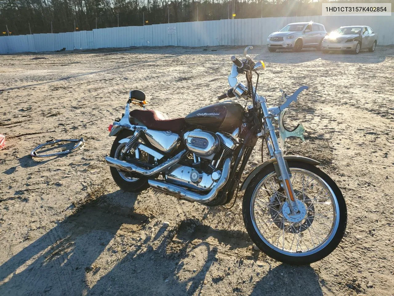 2007 Harley-Davidson Xl1200 C VIN: 1HD1CT3157K402854 Lot: 42312524