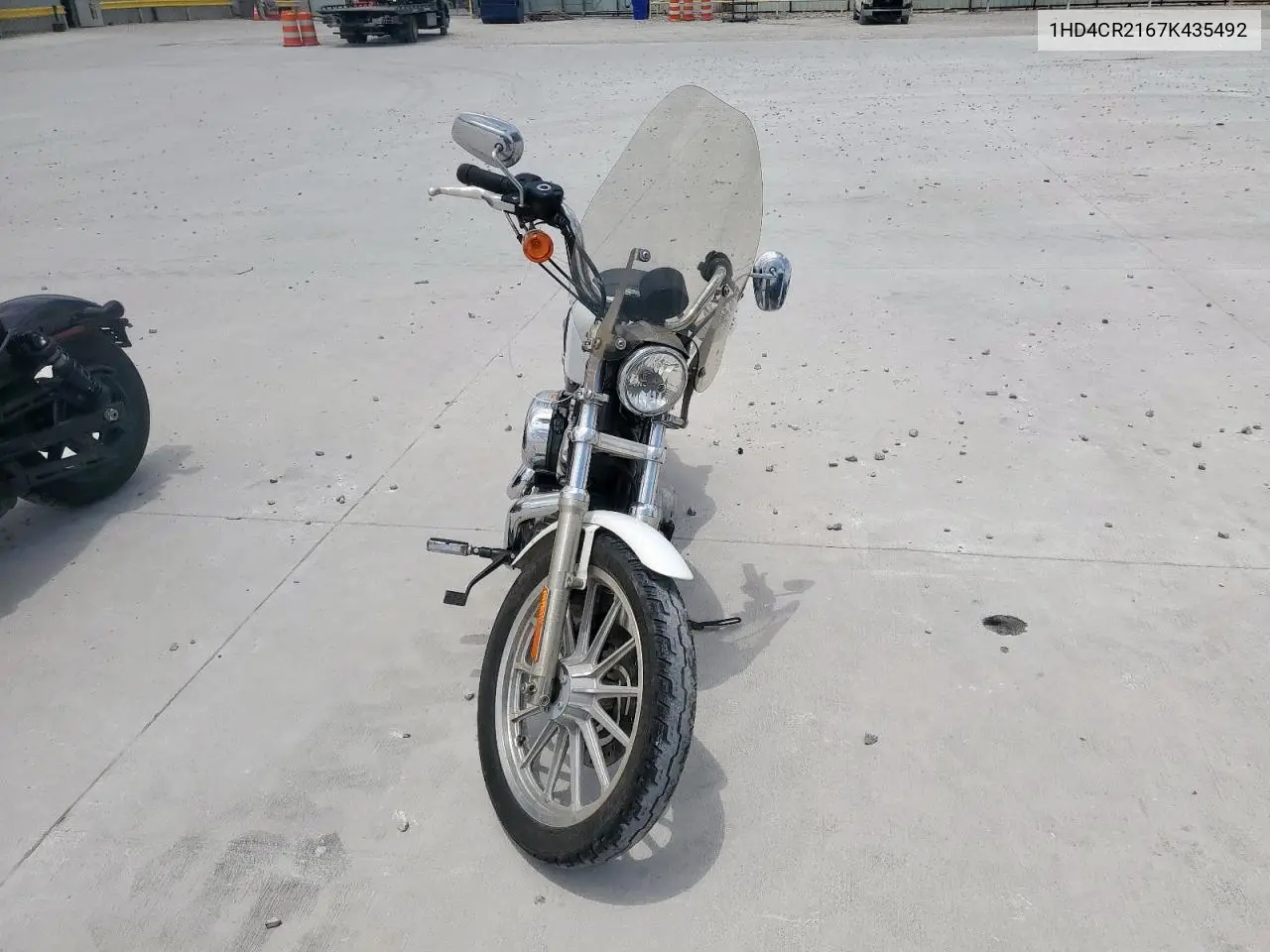 2007 Harley-Davidson Xl883 L VIN: 1HD4CR2167K435492 Lot: 61404475