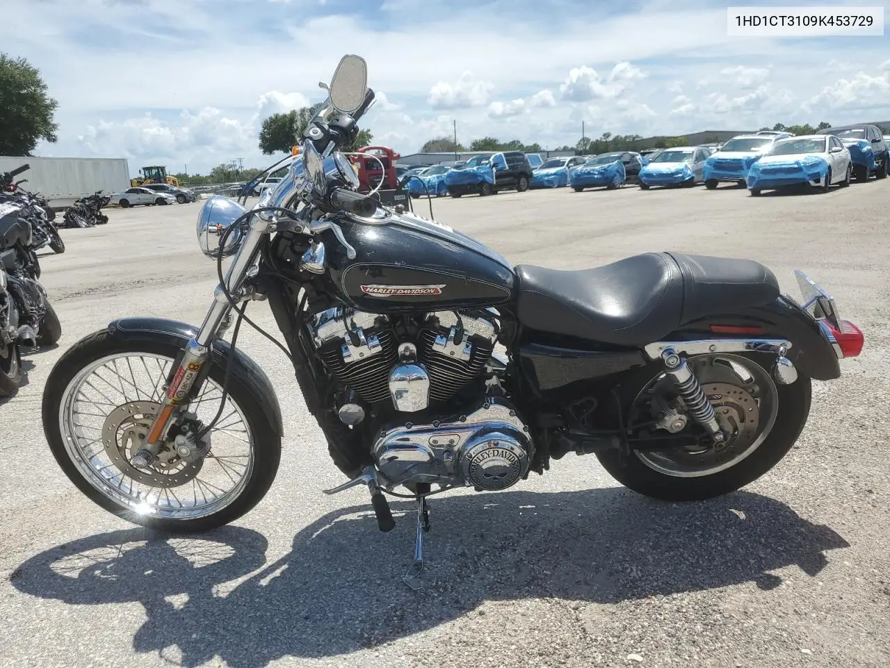 2009 Harley-Davidson Xl1200 C VIN: 1HD1CT3109K453729 Lot: 61429165