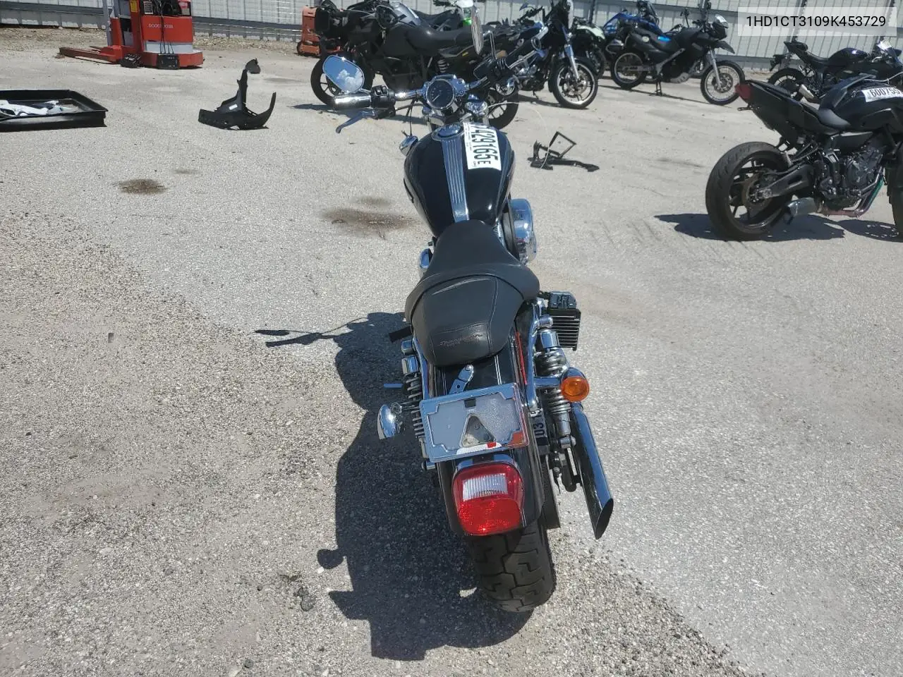 2009 Harley-Davidson Xl1200 C VIN: 1HD1CT3109K453729 Lot: 61429165