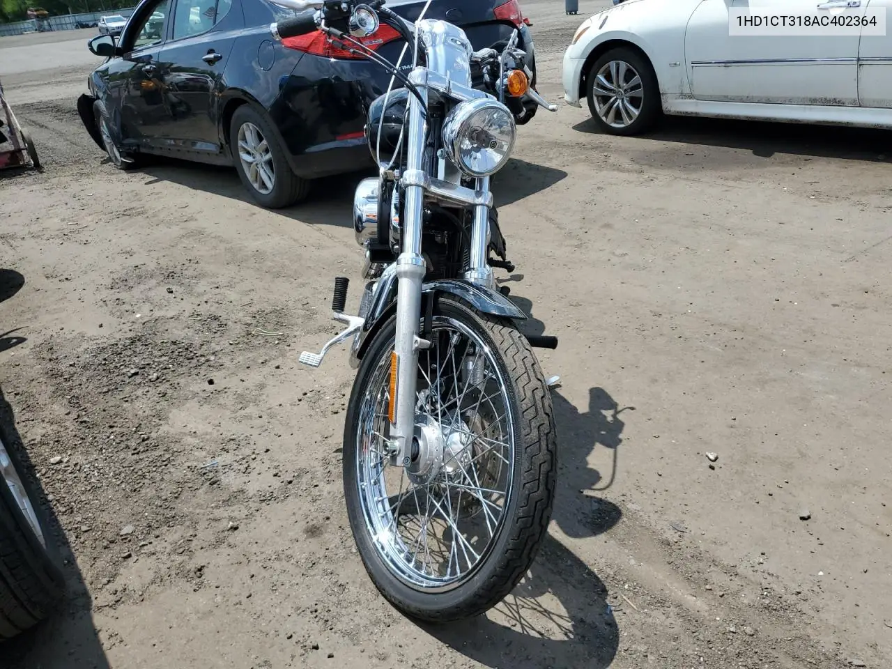 2010 Harley-Davidson Xl1200 C VIN: 1HD1CT318AC402364 Lot: 61720675