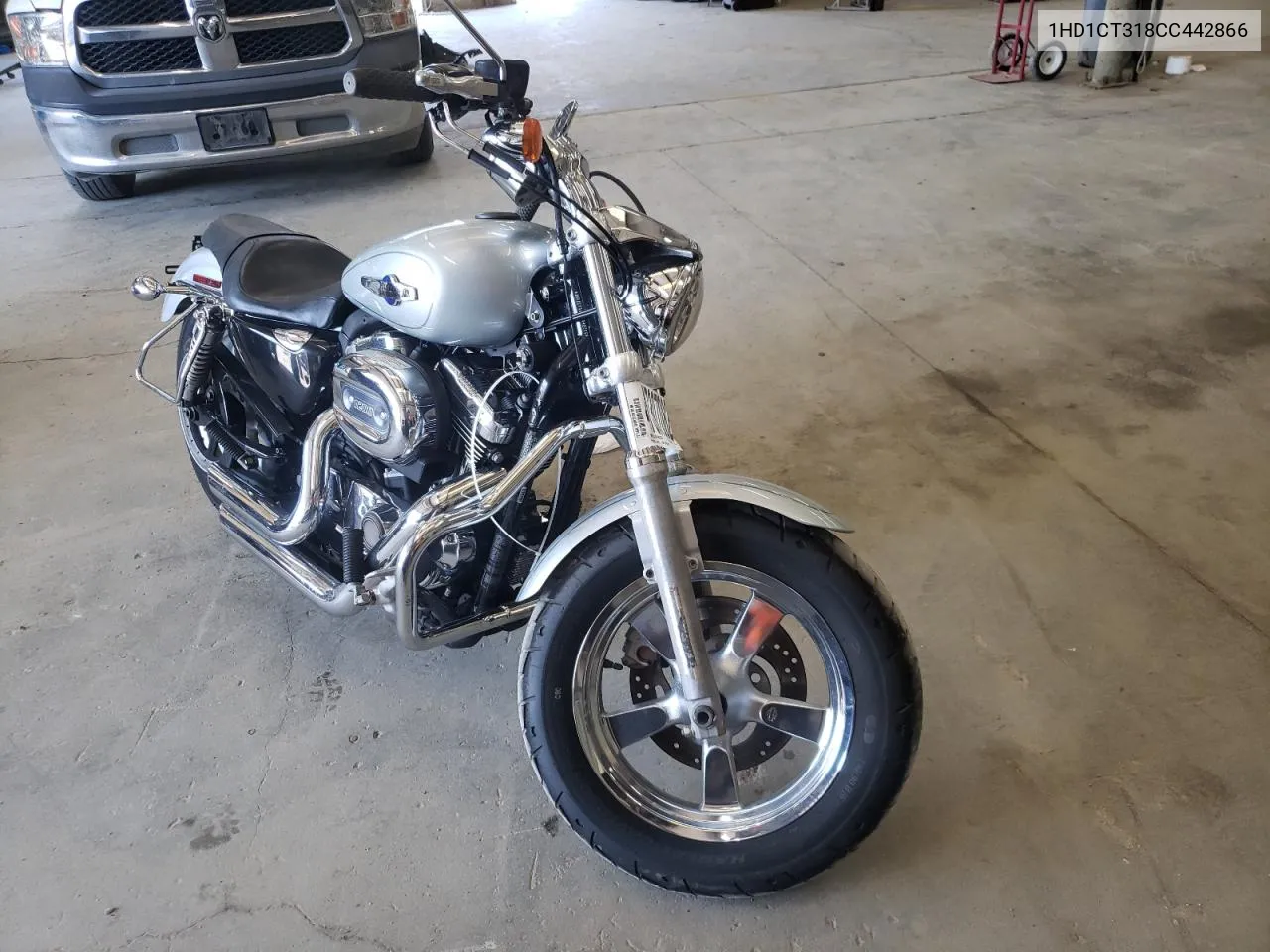 2012 Harley-Davidson Xl1200 C VIN: 1HD1CT318CC442866 Lot: 82798493