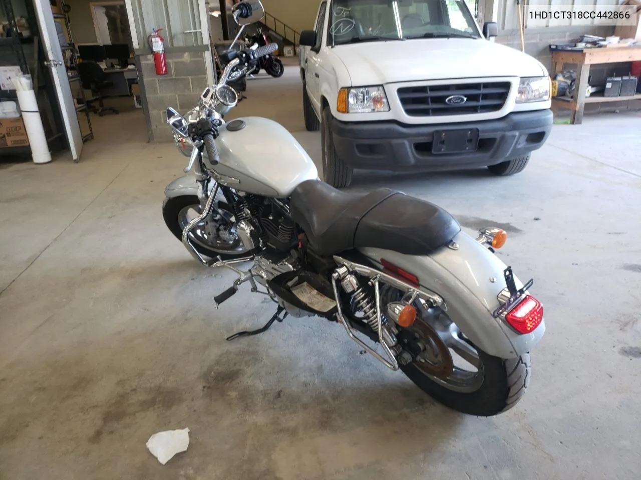 2012 Harley-Davidson Xl1200 C VIN: 1HD1CT318CC442866 Lot: 82798493
