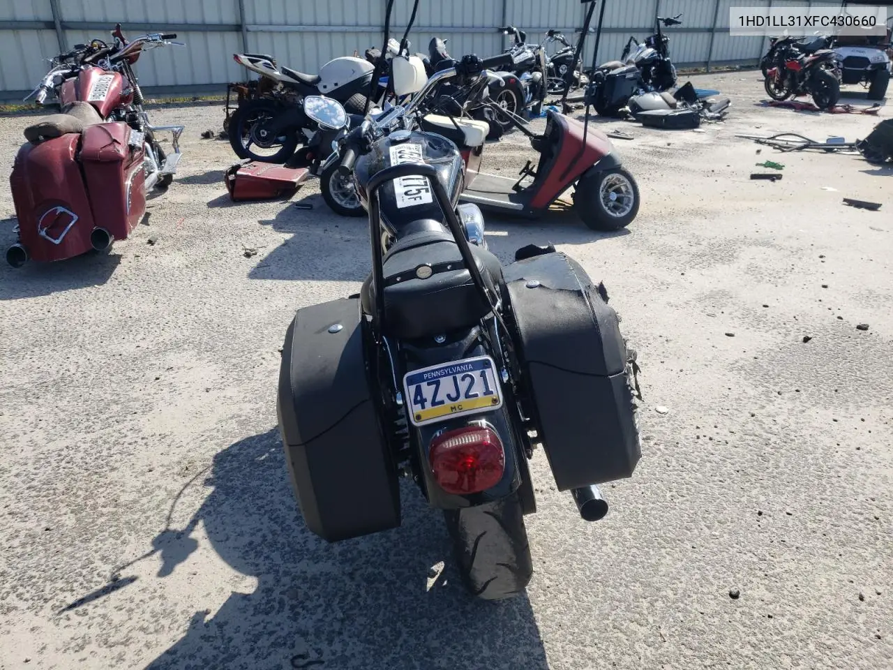 2015 Harley-Davidson Xl1200 T VIN: 1HD1LL31XFC430660 Lot: 58116775