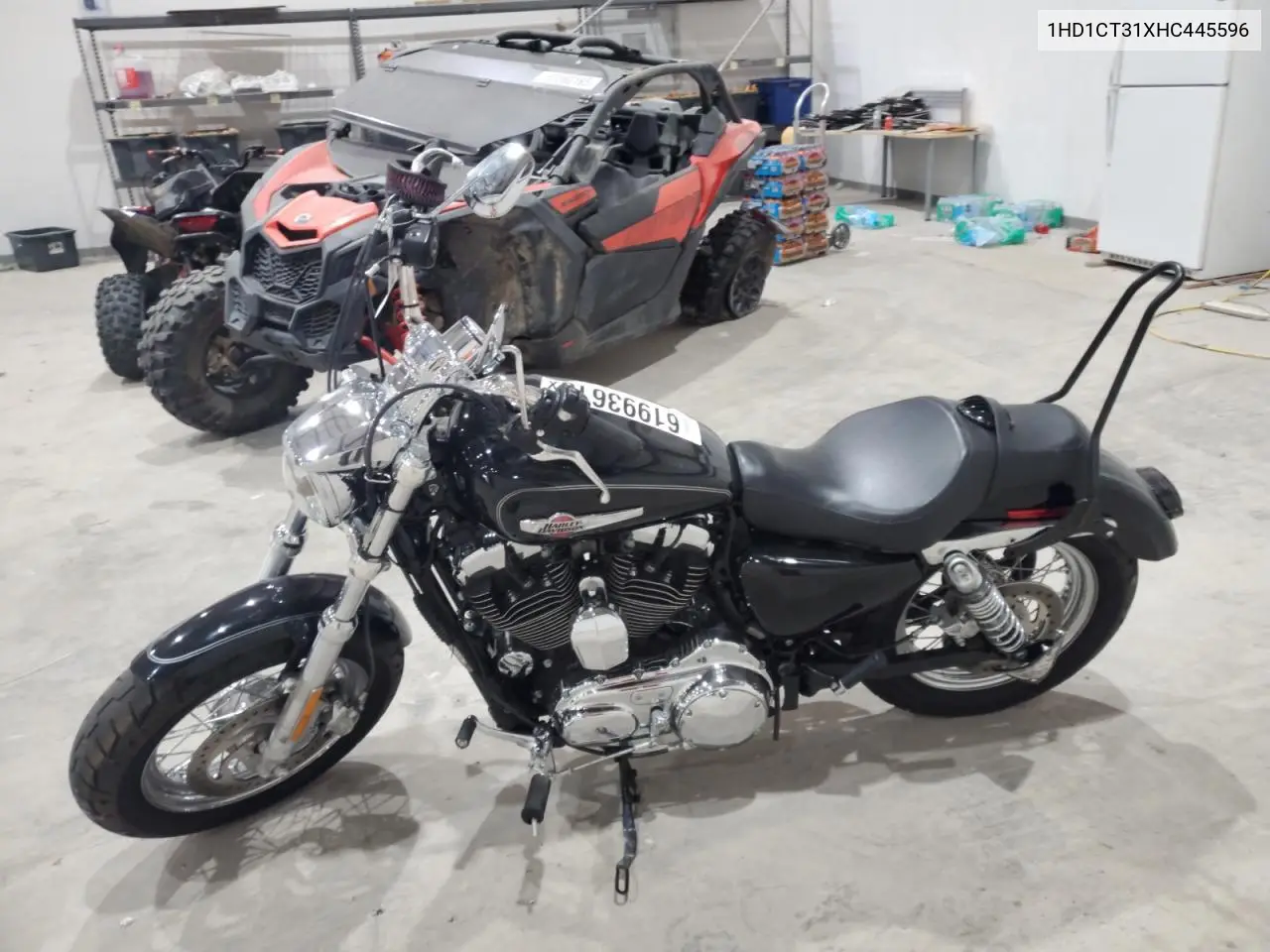 2017 Harley-Davidson Xl1200 C VIN: 1HD1CT31XHC445596 Lot: 61993615