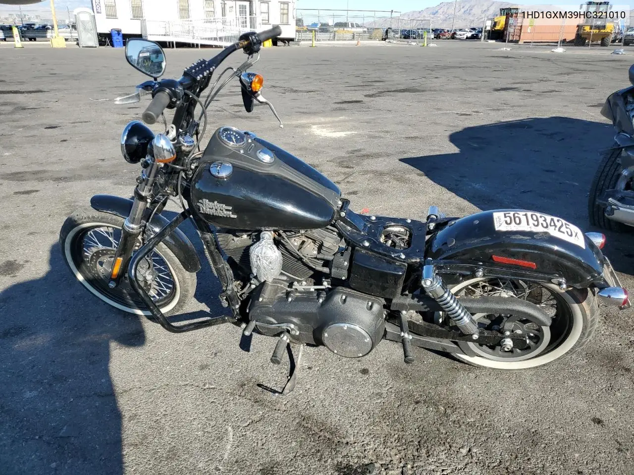 2017 Harley-Davidson Fxdb Dyna Street Bob VIN: 1HD1GXM39HC321010 Lot: 56193425