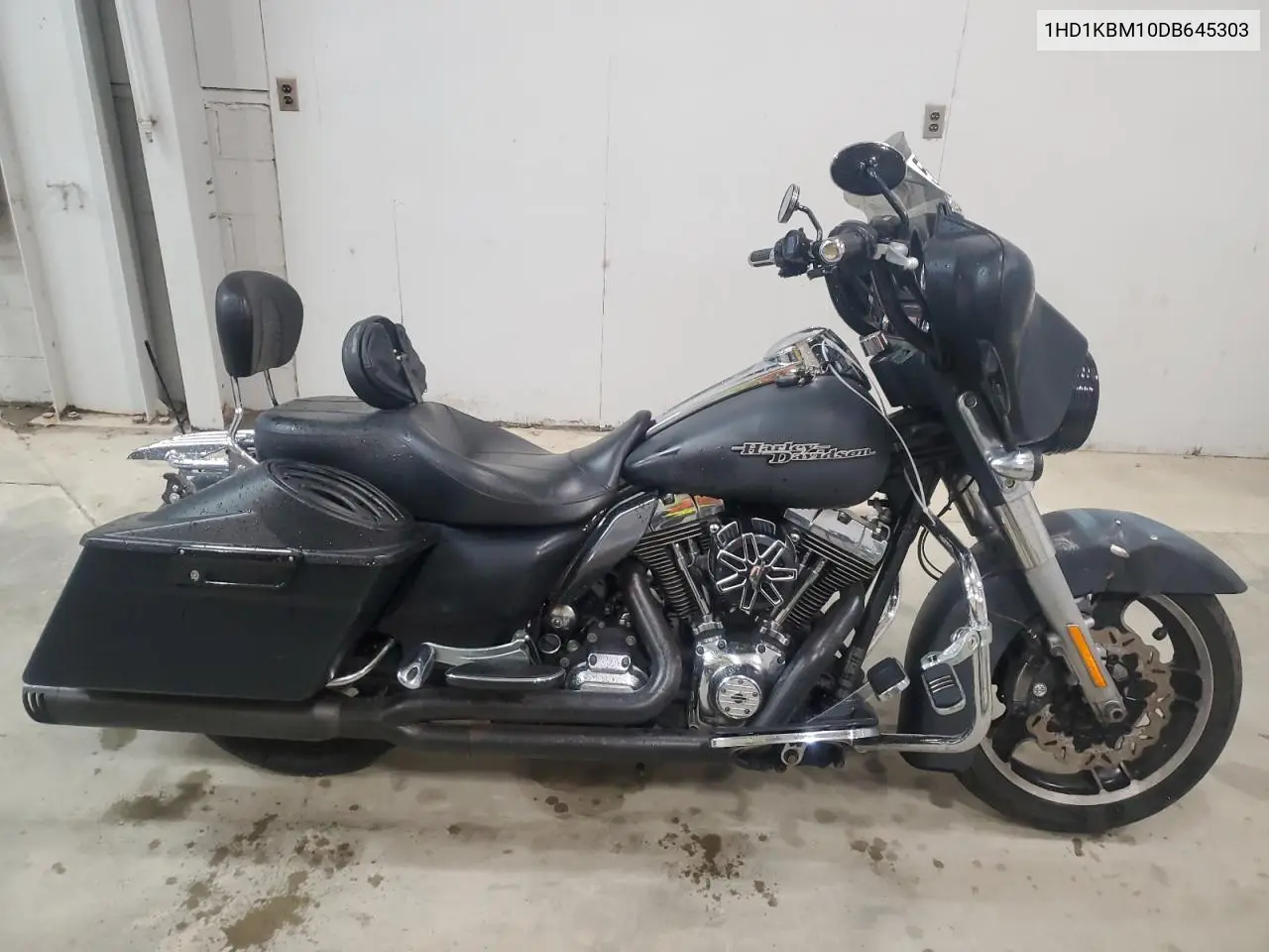 2013 Harley-Davidson Flhx Street Glide VIN: 1HD1KBM10DB645303 Lot: 56385415