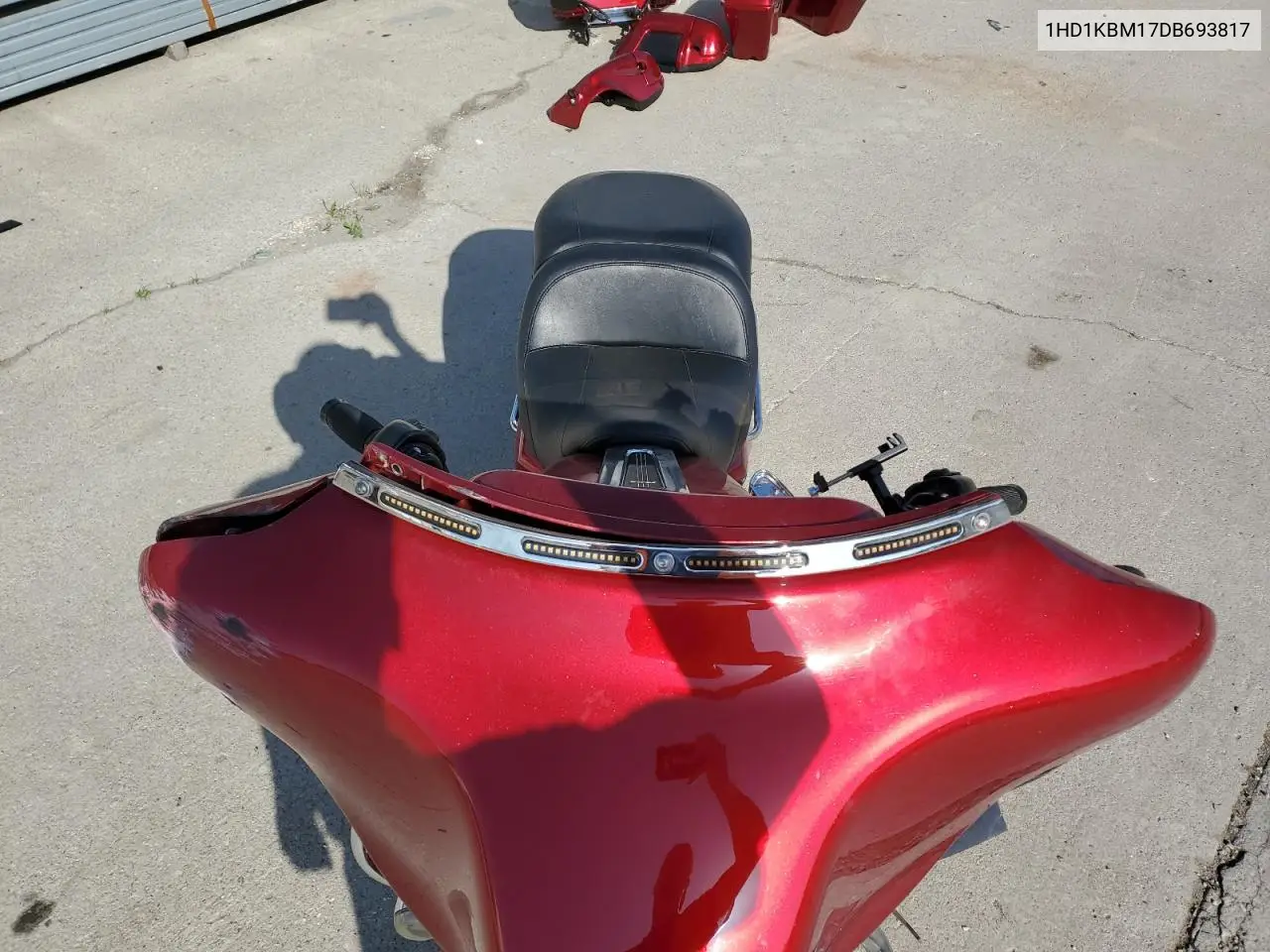 2013 Harley-Davidson Flhx Street Glide VIN: 1HD1KBM17DB693817 Lot: 61920495