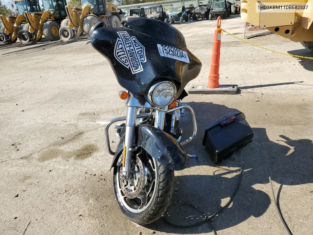 2013 Harley-Davidson Flhx Street Glide VIN: 1HD1KBM11DB682537 Lot: 75250234