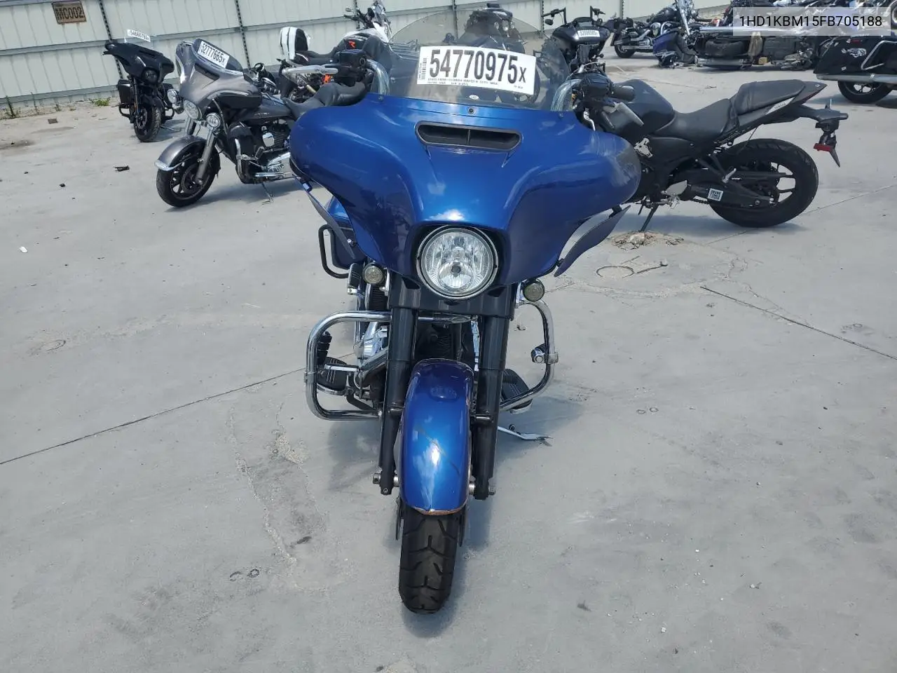 2015 Harley-Davidson Flhx Street Glide VIN: 1HD1KBM15FB705188 Lot: 54770975