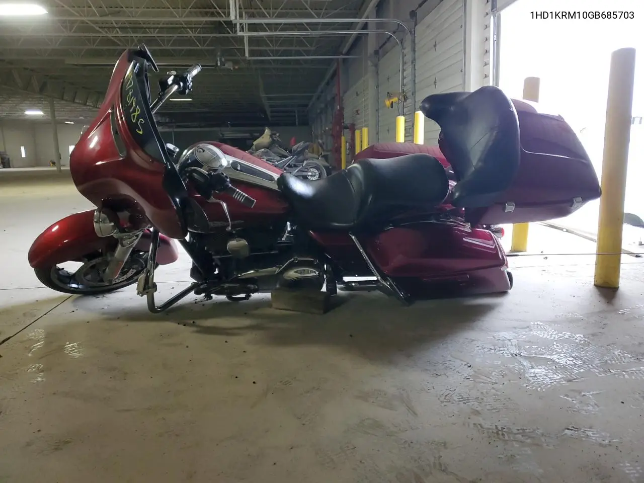 2016 Harley-Davidson Flhxs Street Glide Special VIN: 1HD1KRM10GB685703 Lot: 49781985