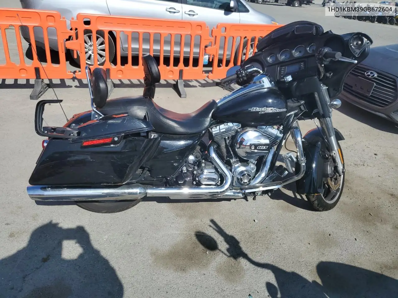 2016 Harley-Davidson Flhx Street Glide VIN: 1HD1KBM39GB672604 Lot: 54849045