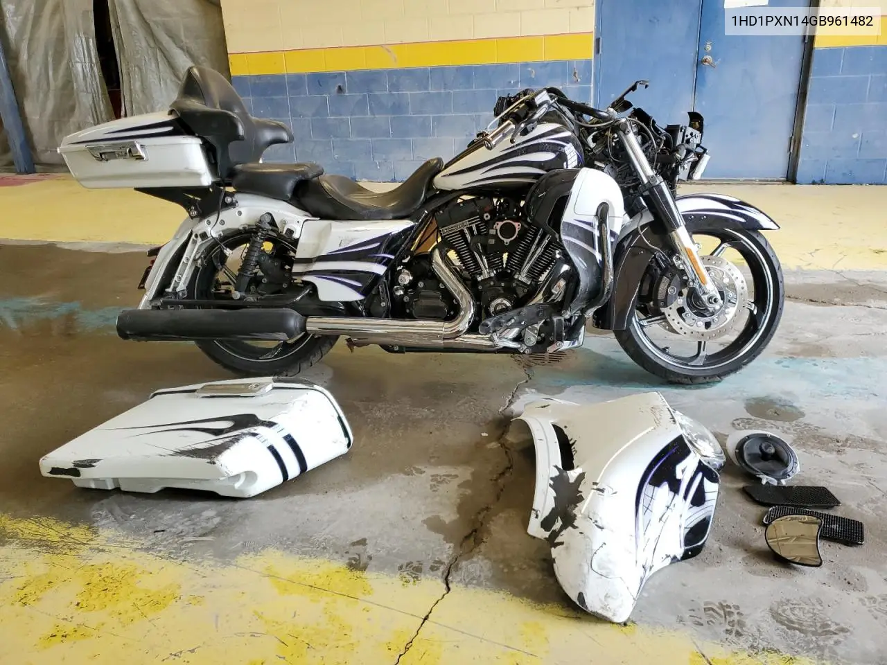 2016 Harley-Davidson Flhxse Cvo Street Glide VIN: 1HD1PXN14GB961482 Lot: 59434945