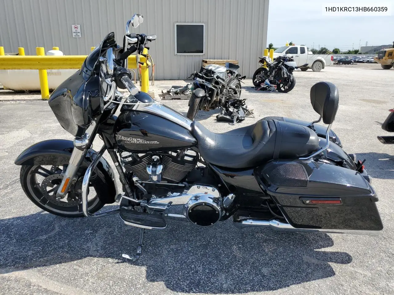2017 Harley-Davidson Flhxs Street Glide Special VIN: 1HD1KRC13HB660359 Lot: 56951955