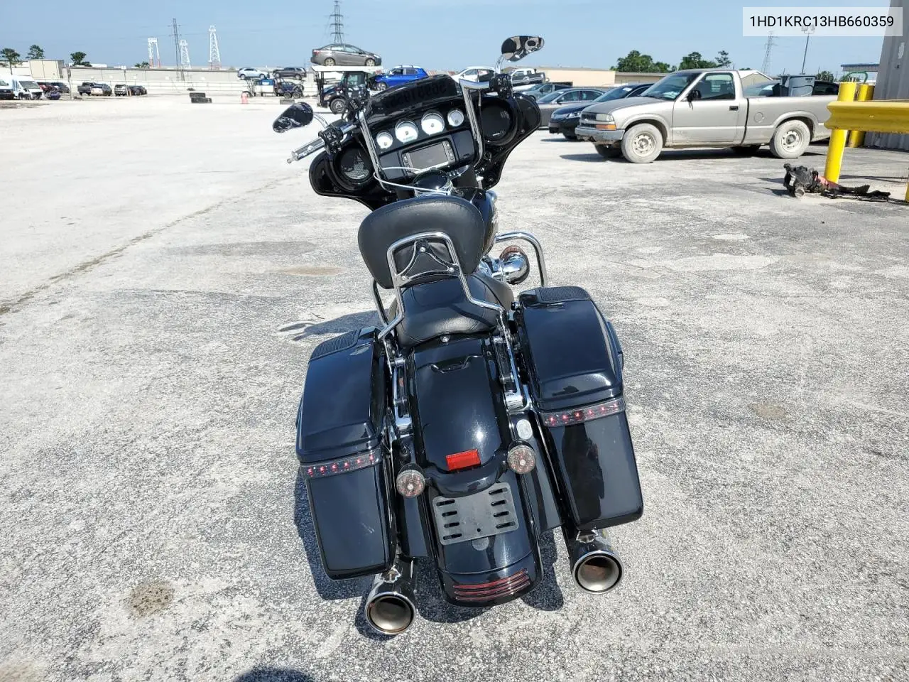 2017 Harley-Davidson Flhxs Street Glide Special VIN: 1HD1KRC13HB660359 Lot: 56951955
