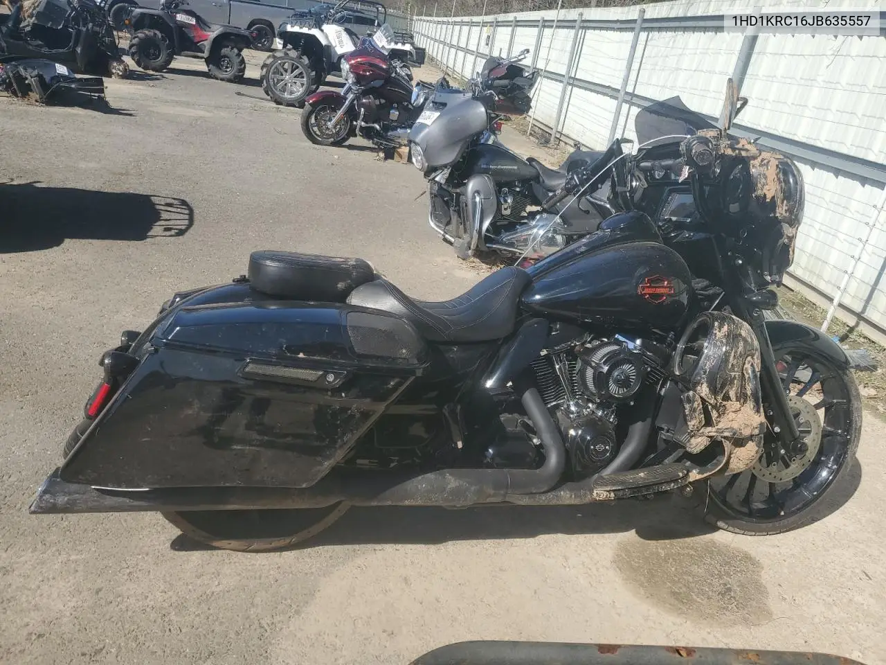2018 Harley-Davidson Flhxs Street Glide Special VIN: 1HD1KRC16JB635557 Lot: 48504435