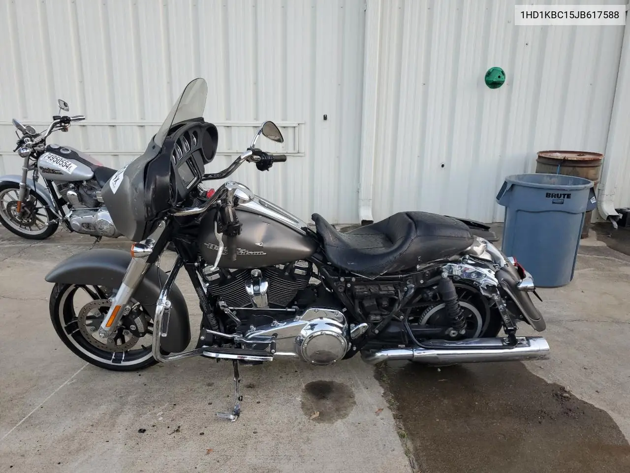 2018 Harley-Davidson Flhx Street Glide VIN: 1HD1KBC15JB617588 Lot: 77110614