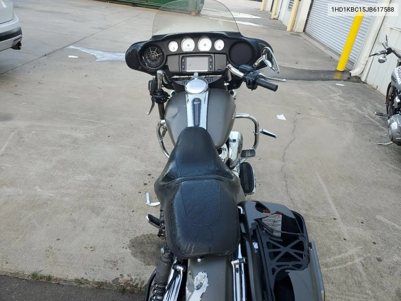 2018 Harley-Davidson Flhx Street Glide VIN: 1HD1KBC15JB617588 Lot: 77110614