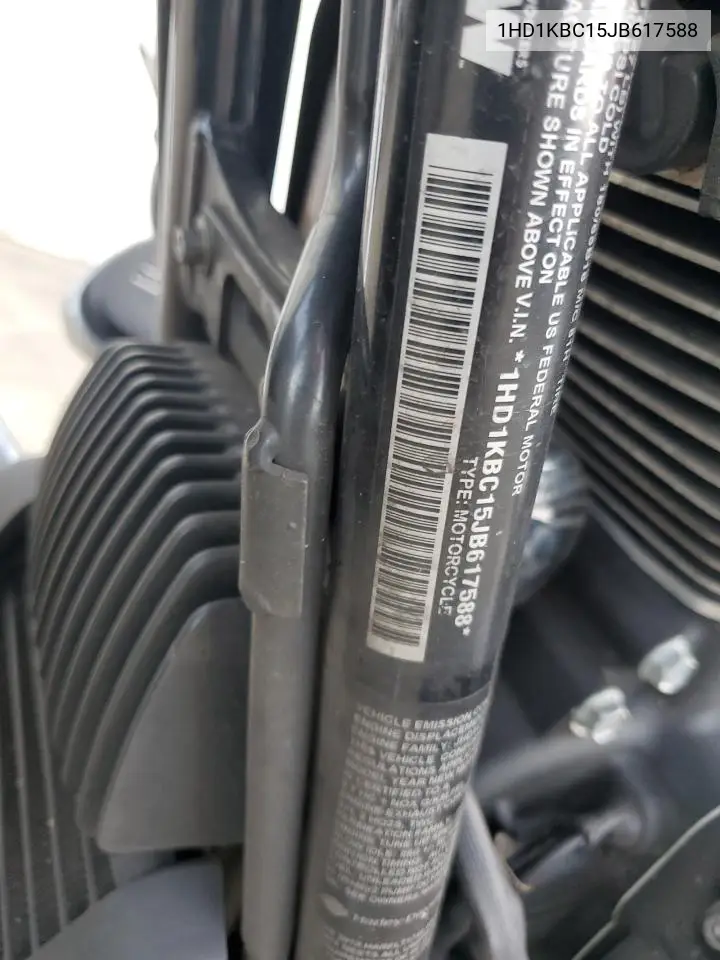 2018 Harley-Davidson Flhx Street Glide VIN: 1HD1KBC15JB617588 Lot: 77110614