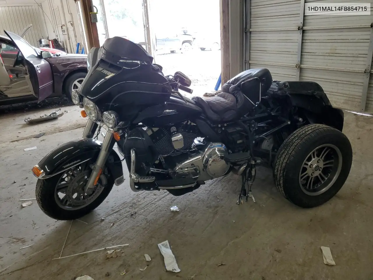 2015 Harley-Davidson Flhtcutg Tri Glide Ultra VIN: 1HD1MAL14FB854715 Lot: 62352045