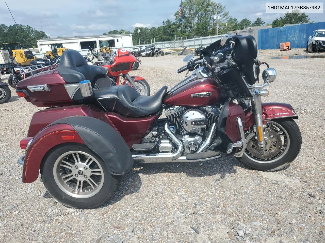 2016 Harley-Davidson Flhtcutg Tri Glide Ultra VIN: 1HD1MAL17GB857982 Lot: 62672685