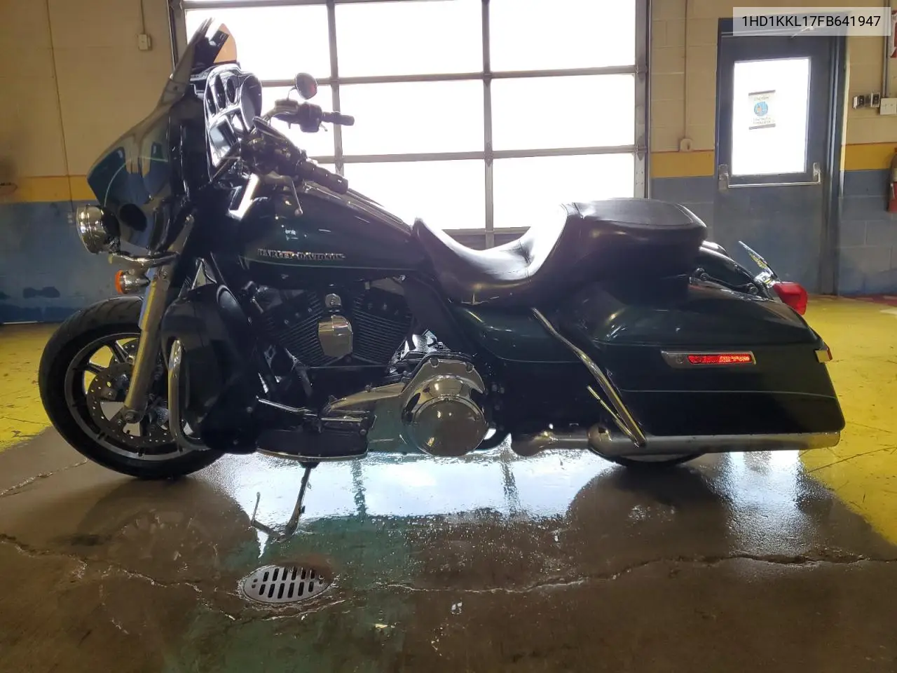 2015 Harley-Davidson Flhtkl Ultra Limited Low VIN: 1HD1KKL17FB641947 Lot: 56138205