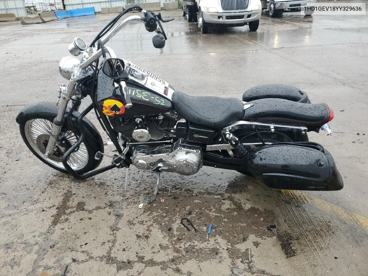 2000 Harley-Davidson Fxdwg VIN: 1HD1GEV18YY329636 Lot: 55605495