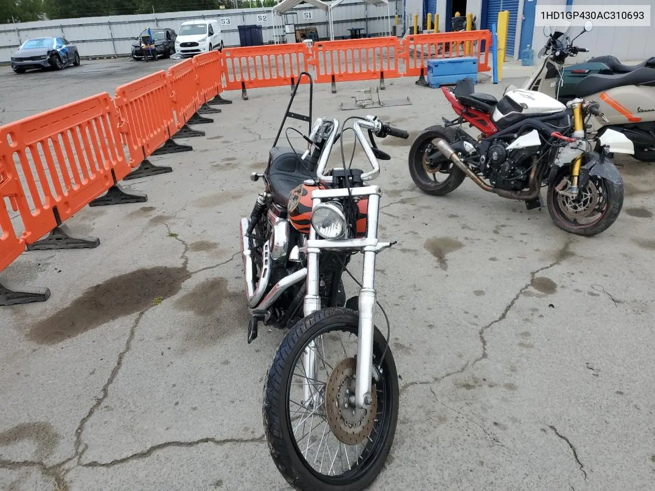 2010 Harley-Davidson Fxdwg VIN: 1HD1GP430AC310693 Lot: 58633055