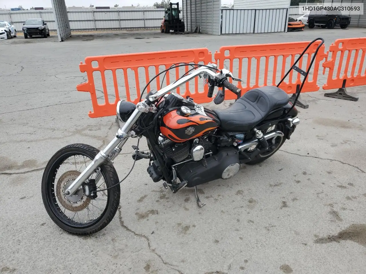 2010 Harley-Davidson Fxdwg VIN: 1HD1GP430AC310693 Lot: 58633055