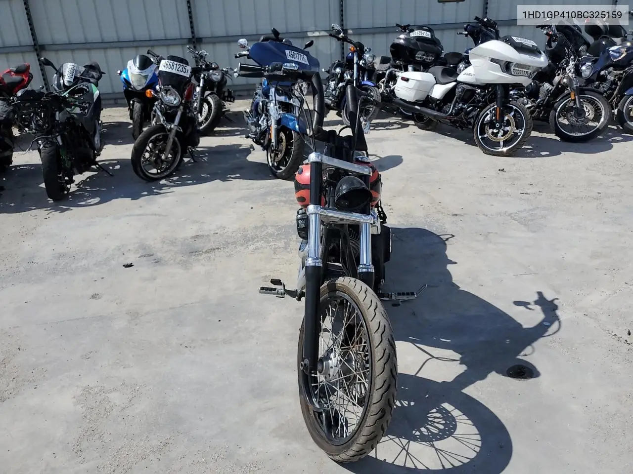 2011 Harley-Davidson Fxdwg VIN: 1HD1GP410BC325159 Lot: 44417495
