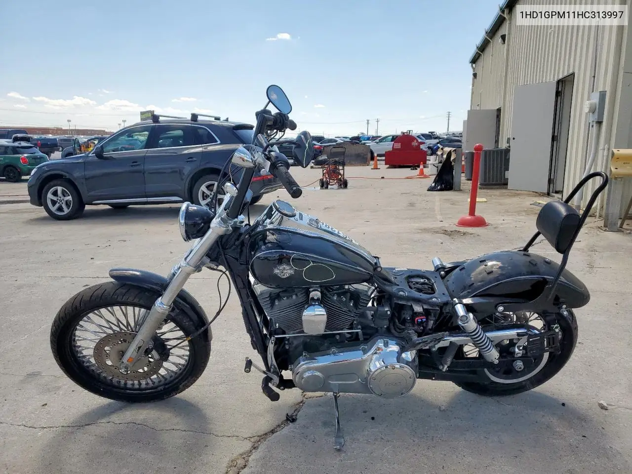 2017 Harley-Davidson Fxdwg Dyna Wide Glide VIN: 1HD1GPM11HC313997 Lot: 56138695