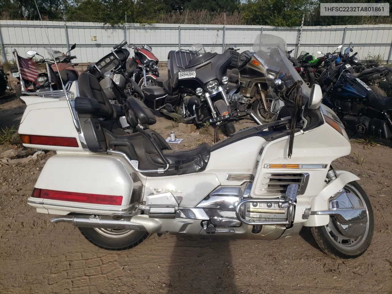 1996 Honda Gl1500 Se12 VIN: 1HFSC2232TA801861 Lot: 70759174