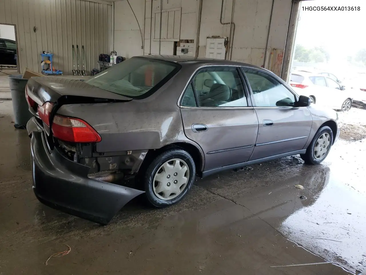 1999 Honda Accord Lx VIN: 1HGCG564XXA013618 Lot: 62064265