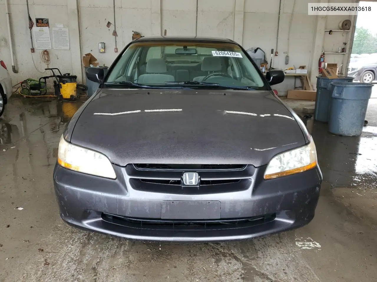 1999 Honda Accord Lx VIN: 1HGCG564XXA013618 Lot: 62064265