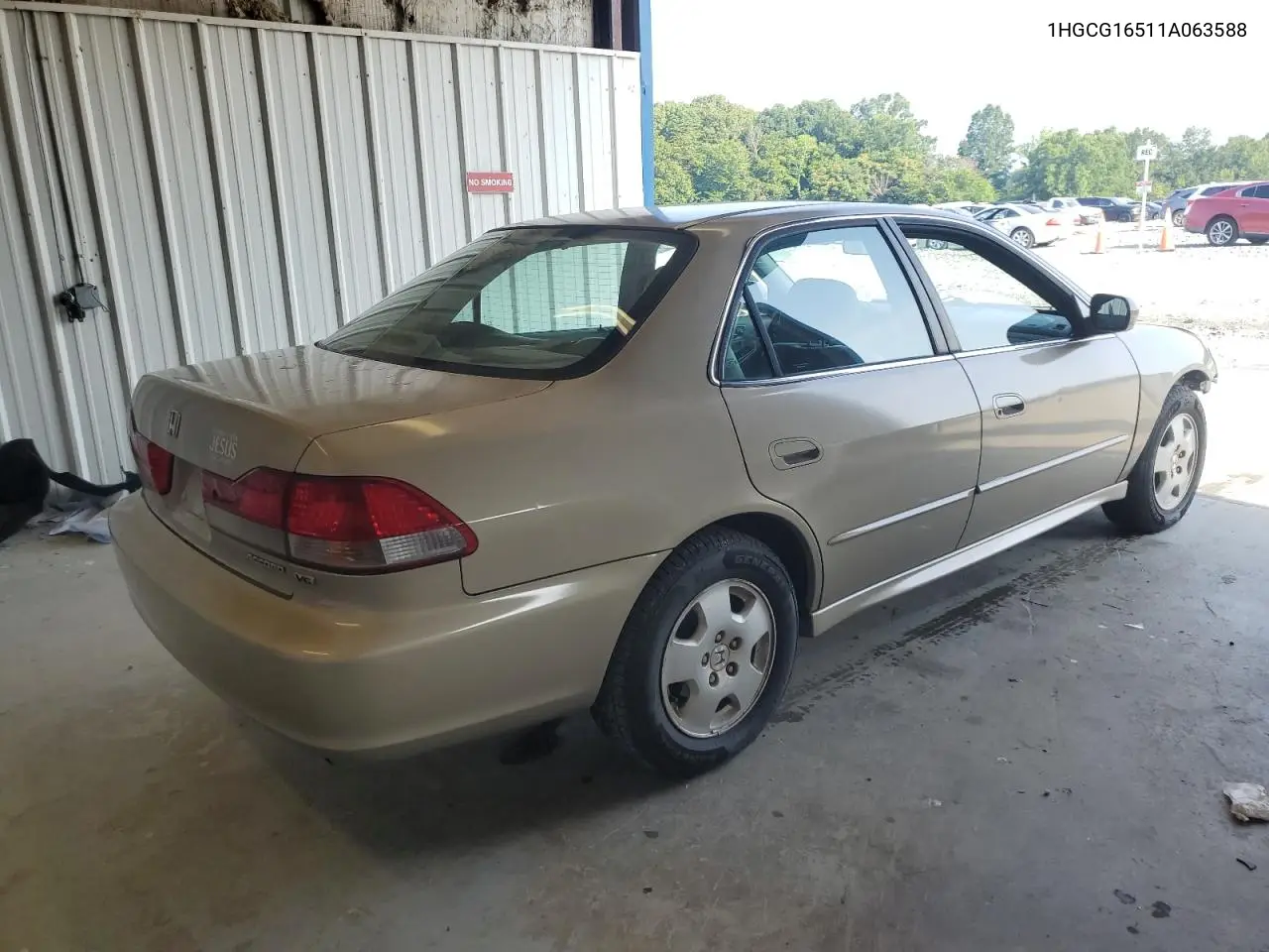 2001 Honda Accord Ex VIN: 1HGCG16511A063588 Lot: 62845225