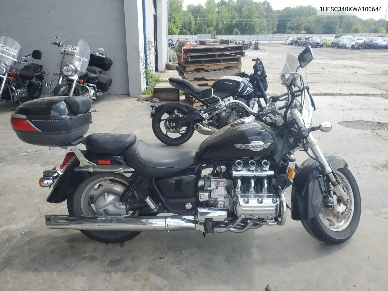 1998 Honda Gl1500 C/2 VIN: 1HFSC340XWA100644 Lot: 60908535