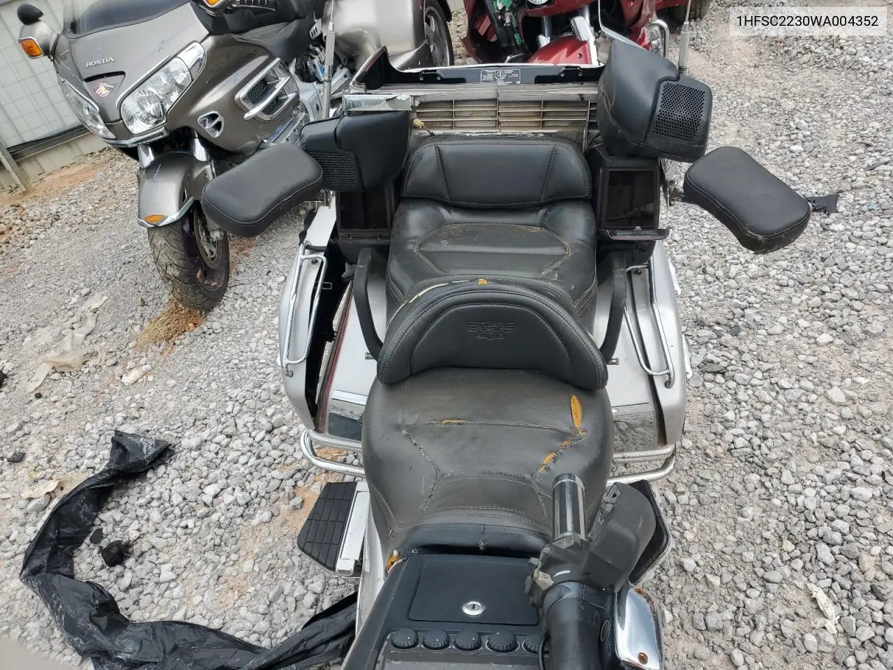 1998 Honda Gl1500 Se VIN: 1HFSC2230WA004352 Lot: 62098985