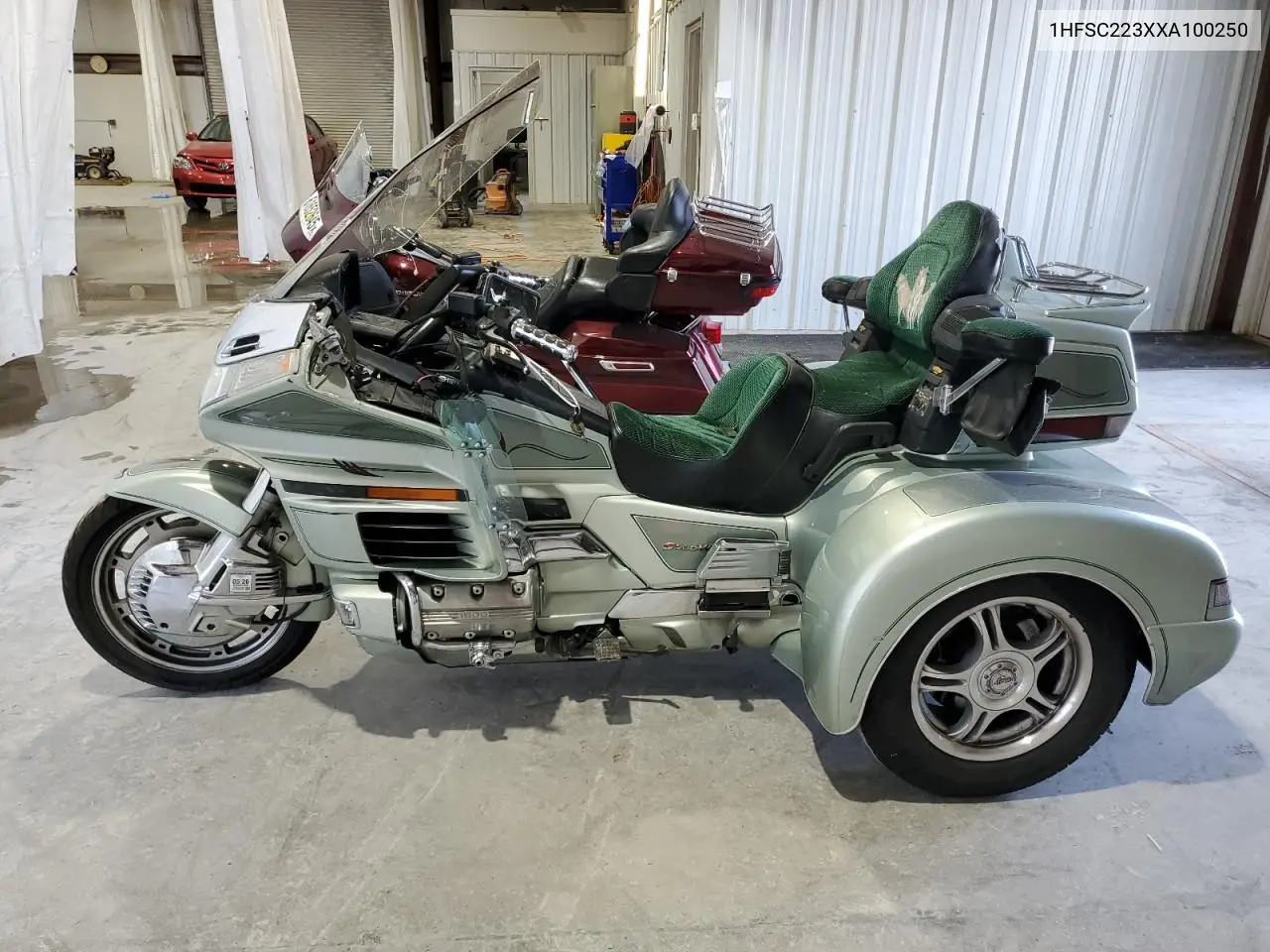 1999 Honda Gl1500 Se12 VIN: 1HFSC223XXA100250 Lot: 61621185