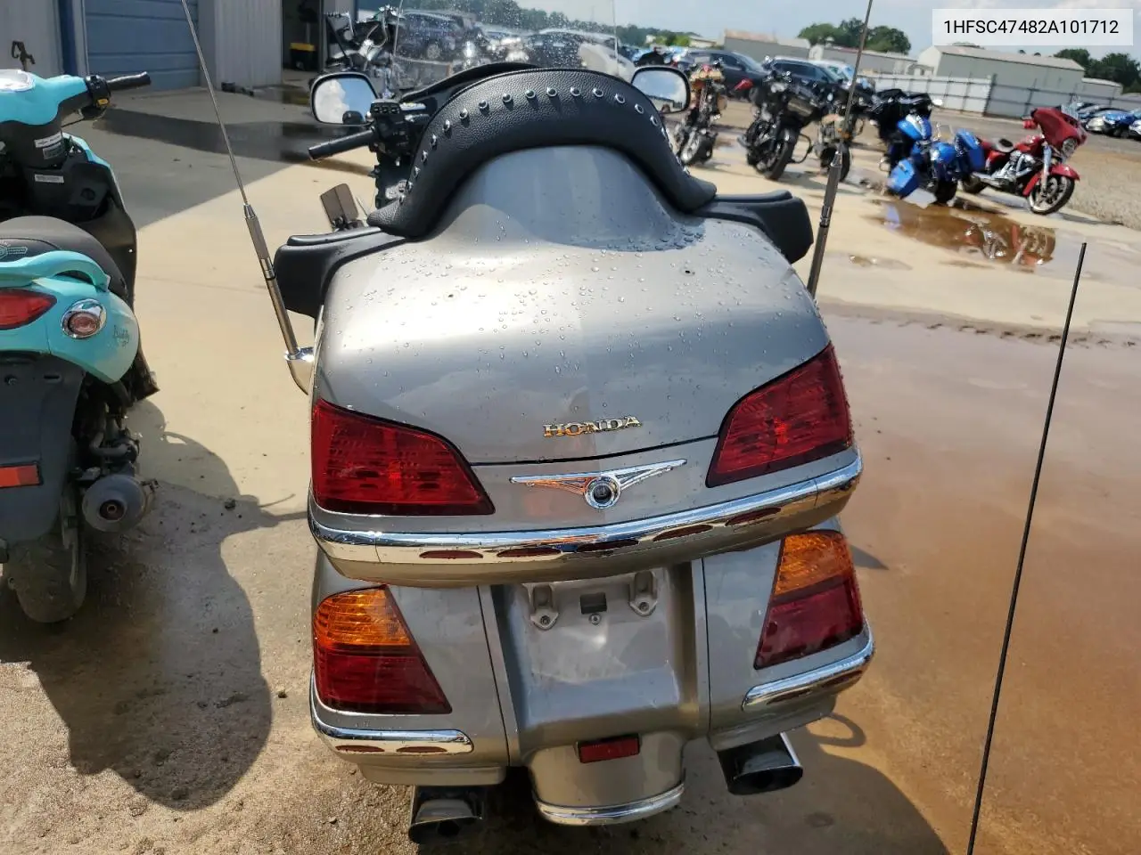 2002 Honda Gl1800 A VIN: 1HFSC47482A101712 Lot: 62393975