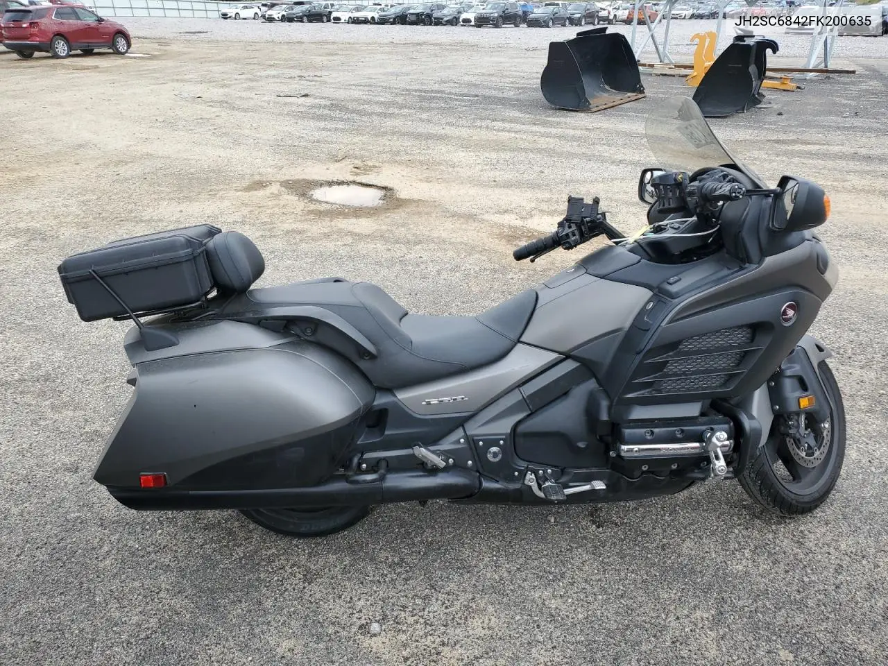2015 Honda Gl1800 B VIN: JH2SC6842FK200635 Lot: 58146135
