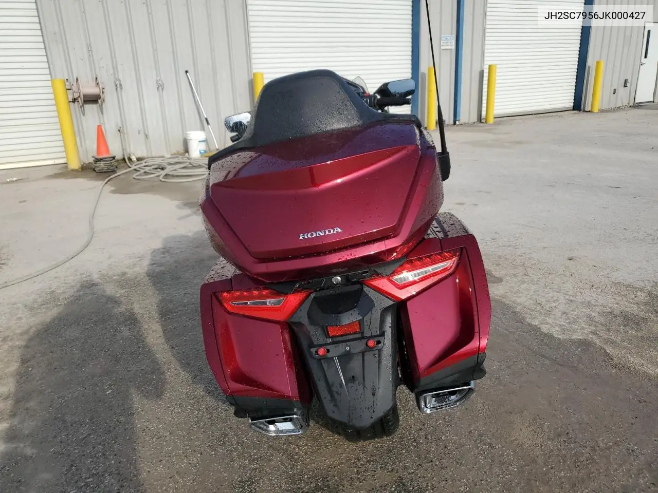 2018 Honda Gl1800 D VIN: JH2SC7956JK000427 Lot: 55622725