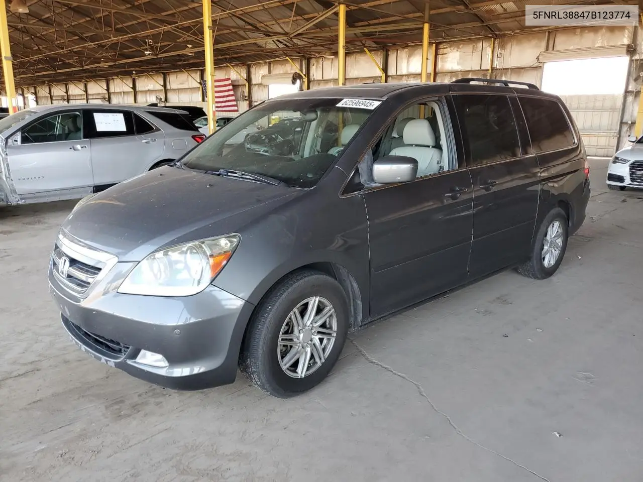 2007 Honda Odyssey Touring VIN: 5FNRL38847B123774 Lot: 62596945
