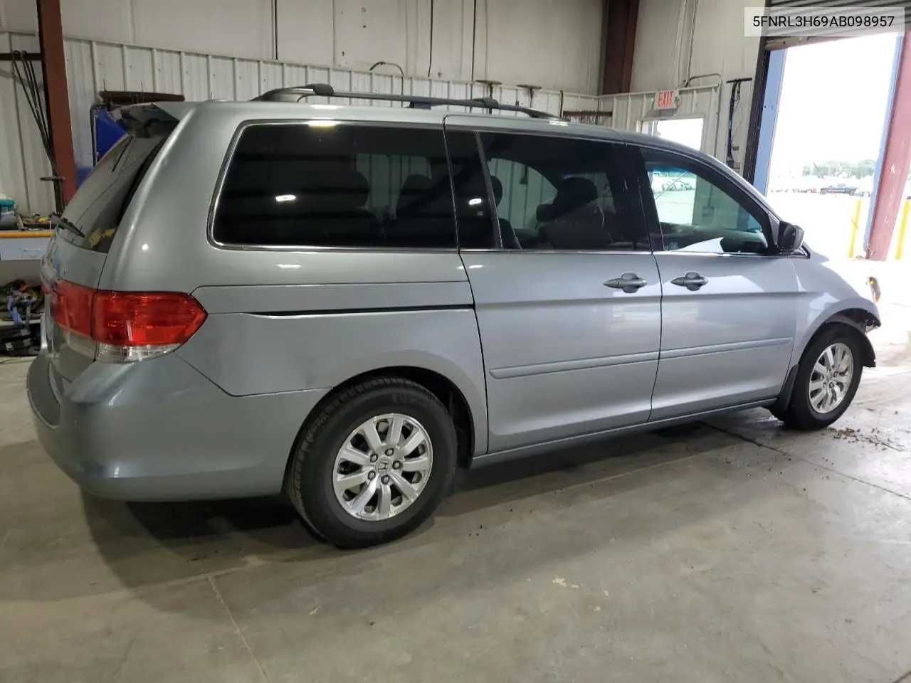 2010 Honda Odyssey Exl VIN: 5FNRL3H69AB098957 Lot: 63534265