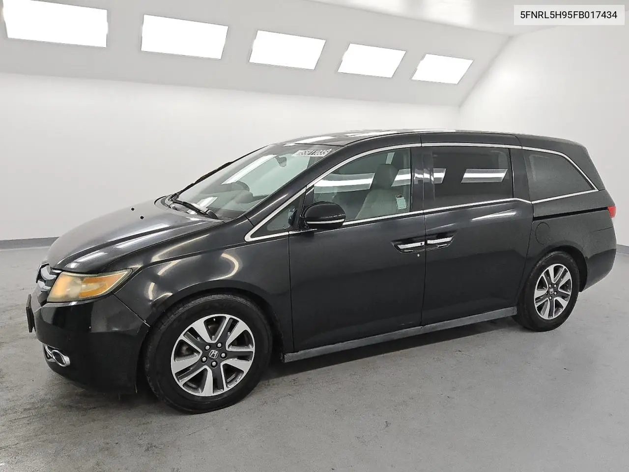 2015 Honda Odyssey Touring VIN: 5FNRL5H95FB017434 Lot: 55011035